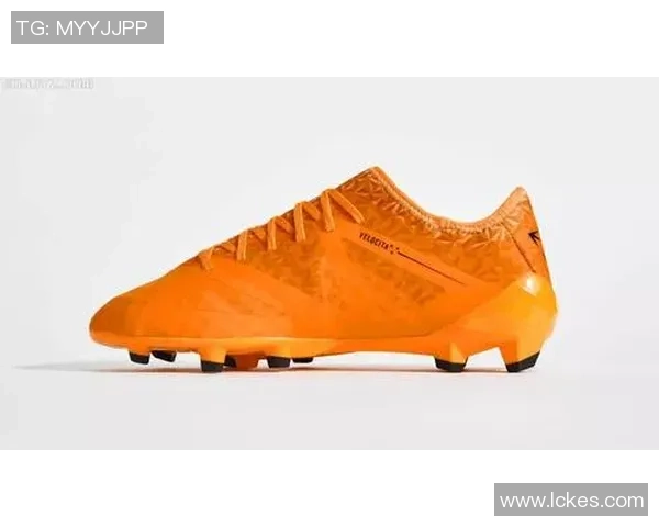 各大足球球星偏爱的鞋款盘点 个性与性能的完美融合