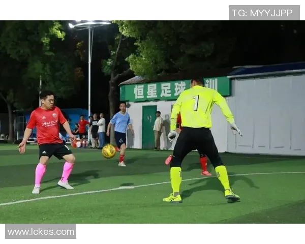 全民共燃绿茵激情畅享足球球星零距离互动盛宴 全民共燃绿茵激情畅享足球球星零距离互动盛宴