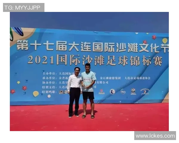 足球球星闪耀春晚舞台联手献艺呈现别样精彩表演盛宴 足球球星闪耀春晚舞台联手献艺呈现别样精彩表演盛宴